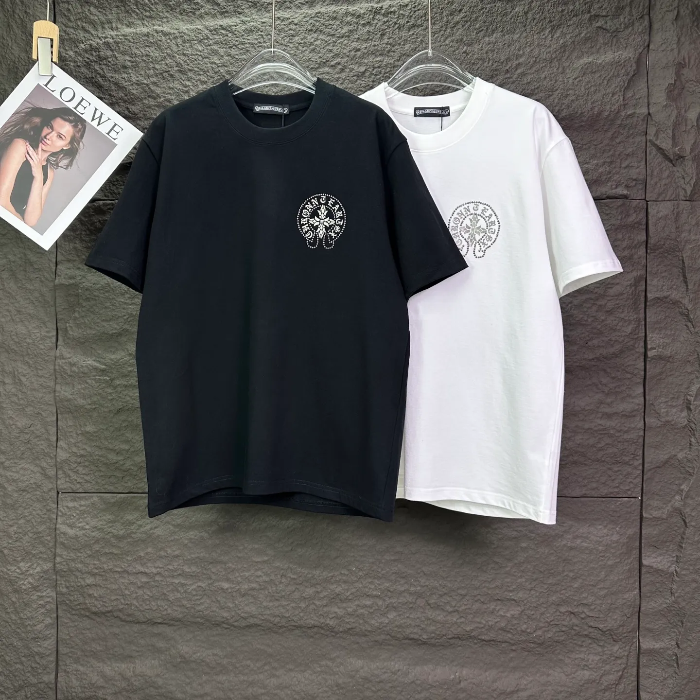 2026New Arrival 🪽 T Same Style Quality😘😘 Versatile T 👍 ：Black、White Size：S-XL